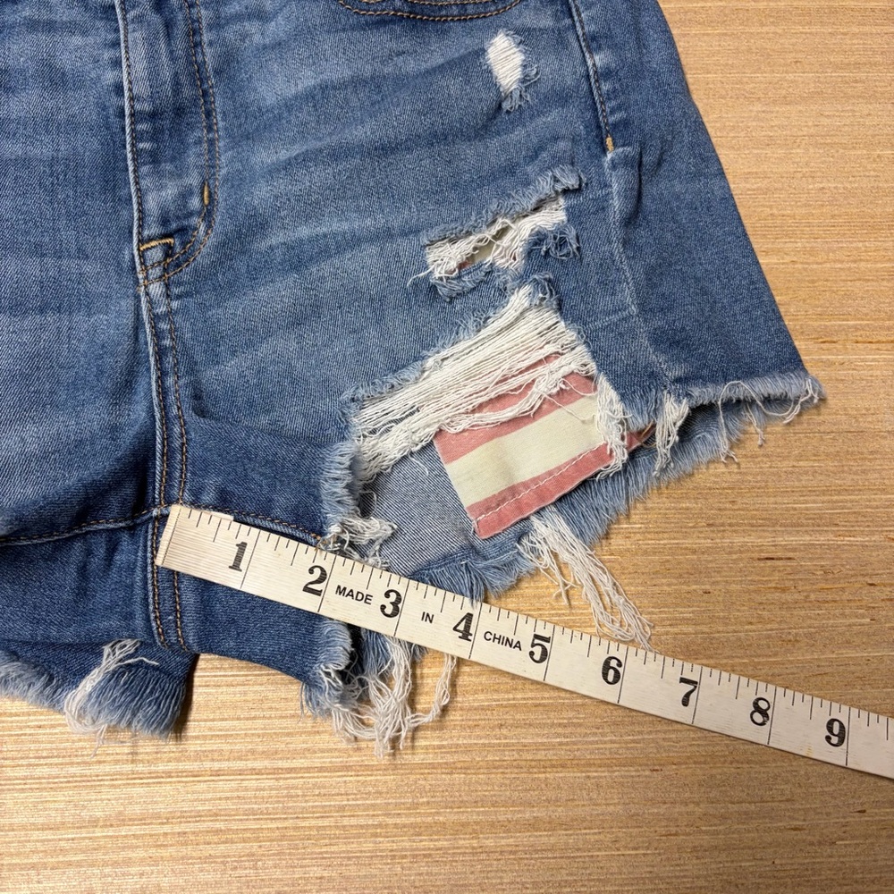 American Eagle Next Level Stretch Hi-Rise Shortie Womens 8 Distressed USA Ripped - Picture 6 of 9